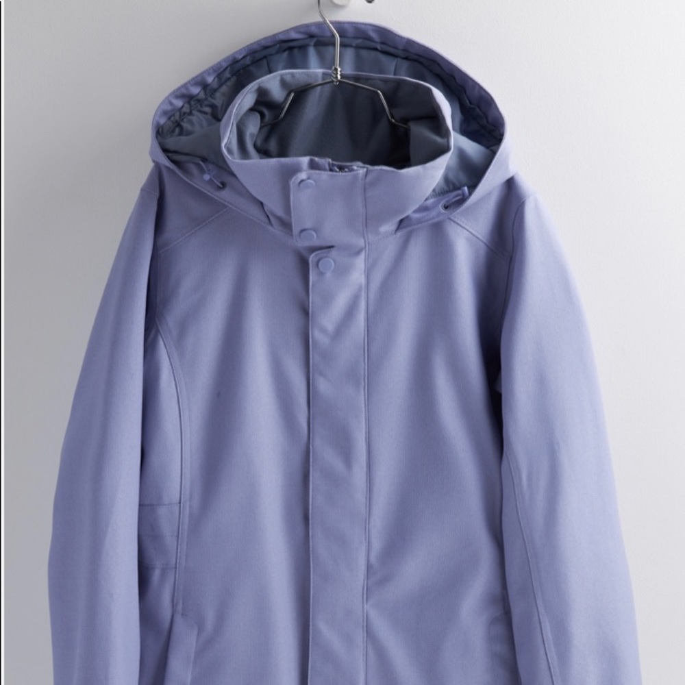Burton Women's Ski Jacket in Light Purple